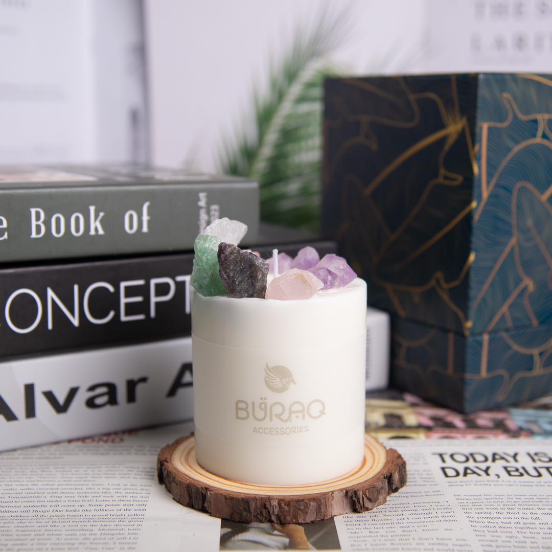 Handmade rose petal scented candle with natural soy wax and floral decoration, perfect for romantic ambiance and relaxation.